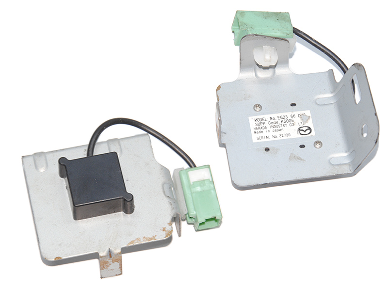 Антена GPS MAZDA CX-7 06-12 (МАЗДА CX-7) (EG2366DY0, EG23-66-DY0)