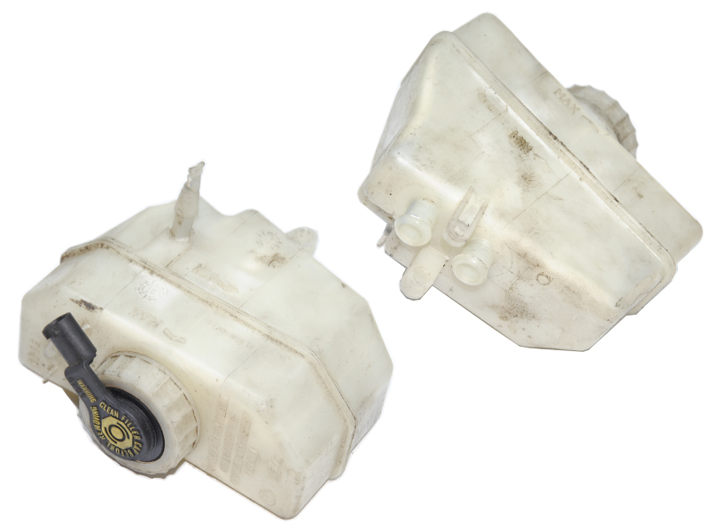 Бачок главного тормозного цилиндра BMW 3 E46 97-06 (БМВ3 E46 ) (34326750798, 03.3508-8479.1, 03350884791, 03.3508-8479,