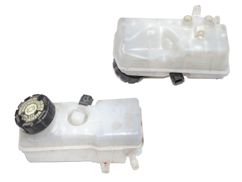 Бачок главного тормозного цилиндра Renault Dokker (460915125R, 1070529S01)