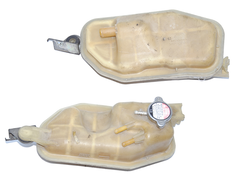 Бачок расширительный 2.2CDTI Honda Civic VIII UFO 2.2cdti (05-11) (б/н)