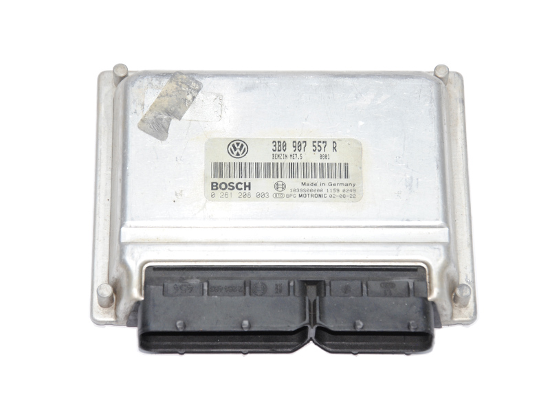 Блок управления двигателем 2.0i VOLKSWAGEN PASSAT B5 97-05 (ФОЛЬКСВАГЕН ПАССАТ В5) (0261208003, 3B0907557R)