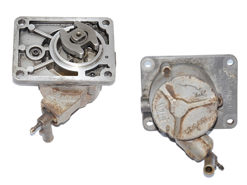 Вакуумный насос 2.5D 2.8DTI на 2 выхода RENAULT MASTER 98-10 (РЕНО МАСТЕР) (7701044524, 7701051765)