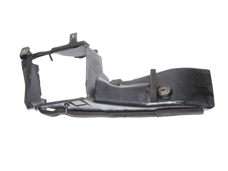Воздухозаборник радиатора интеркулера 2.2 MZR-CD MAZDA CX-7 06-12 (МАЗДА CX-7) (R2AX13566)