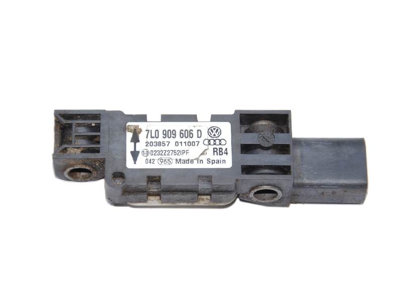 Датчик удара передний VOLKSWAGEN TOUAREG 02-10 (ФОЛЬКСВАГЕН ТУАРЕГ) (7L0909606D)