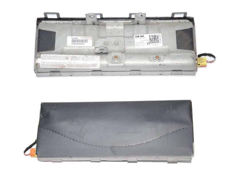 Подушка безпеки в торпеду права (для колін) Англ. SKODA OCTAVIA A7 2013-2020 (ШКОДА ОКТАВИЯ A7) (5G2880842D)