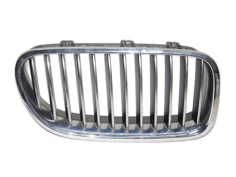 Решетка радиатора правая BMW F10 F11 2010-2017 (51137200728, 7200728, 51137261356, 7261356, 51137203650, 7203650)