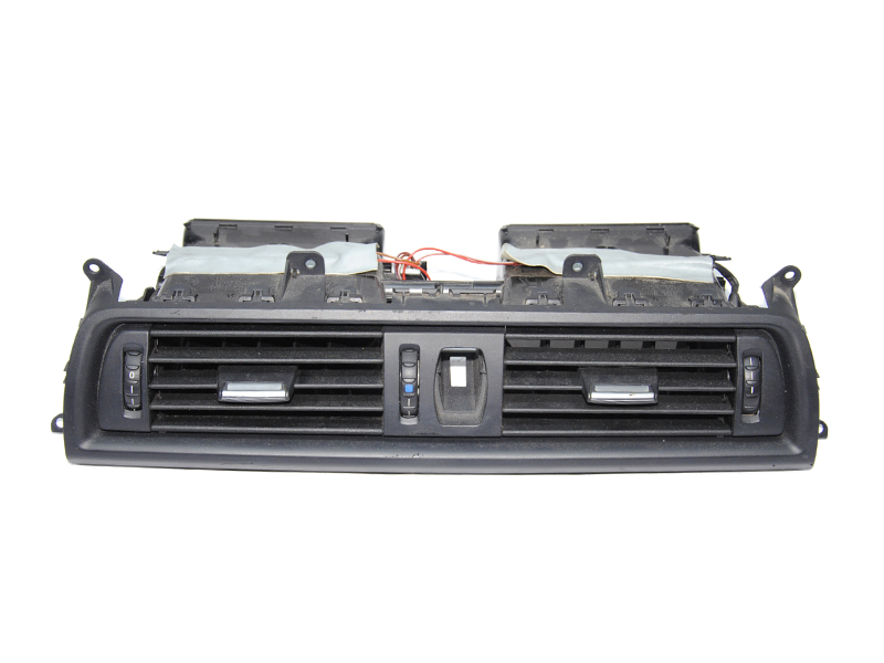 Дефлектор повітря з торпеди центральний BMW F10 F11 2010-2017 (64229209136, 9209136, 64229166885, 9166885)