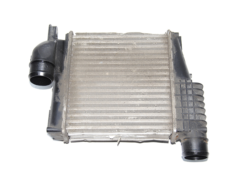 Радиатор интеркулера PEUGEOT 308 (T9) 13-21 (ПЕЖО 308 (T9)) (9675627980)