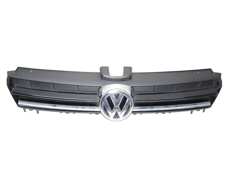 Решітка радіатора -17 VOLKSWAGEN GOLF 7 12-20 (ФОЛЬКСВАГЕН ГОЛЬФ 7) (5G0853653E)