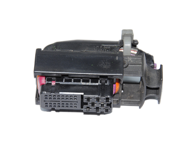 Фишка, разъем ЭБУ двигателем VOLKSWAGEN PASSAT B6 05-10 (ФОЛЬКСВАГЕН ПАССАТ В6) (038906379B, 964848-1, 9648481)