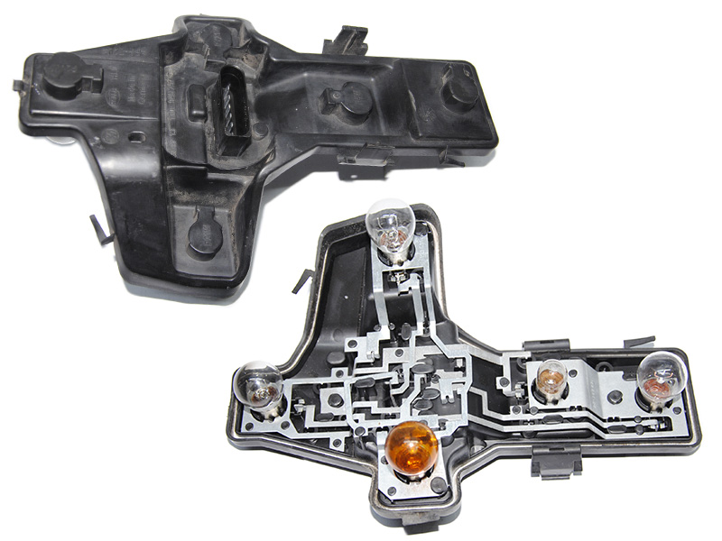 Плата заднего фонаря левого VOLKSWAGEN TOURAN 03-10 (ФОЛЬКСВАГЕН ТАУРАН) (1T0945257D)