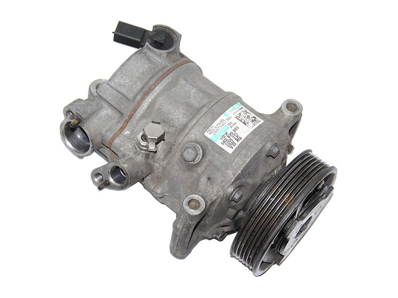 Компрессор кондиционера VOLKSWAGEN JETTA 10-18 (ФОЛЬСКАВАГЕН ДЖЕТТА) (5K0820803)