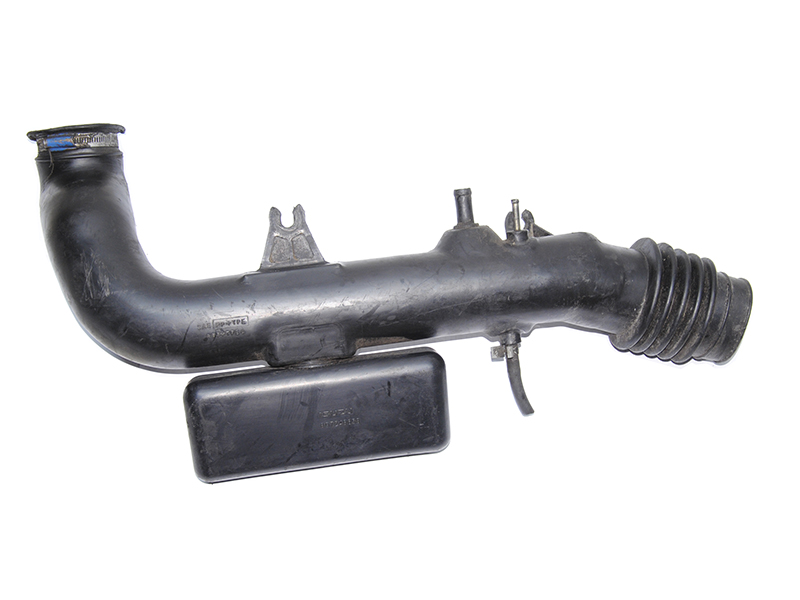 Патрубок интеркулера ISUZU Trooper 3.0DTI (897248658)