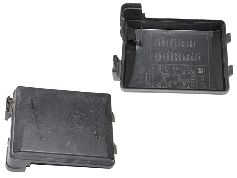 Крышка блока предохранителей CHEVROLET AVEO (T300) 2011-2016 (ШЕВРОЛЕТ АВЕО) (95489845)