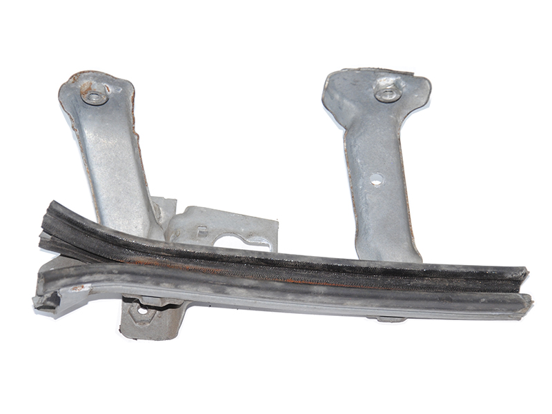 Напрямна скла дверей передніх правих RENAULT SCENIC 09-15 (РЕНО СЦЕНИК) (802260001R)