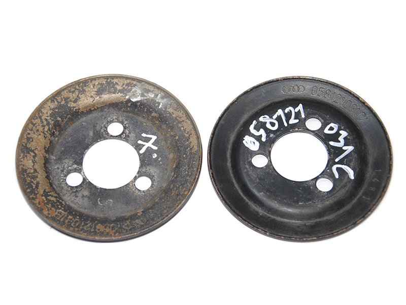Шків помпи 1.8i AUDI A4 B-5 95-00 (АУДИ A4) (058121031B, 058121031C)