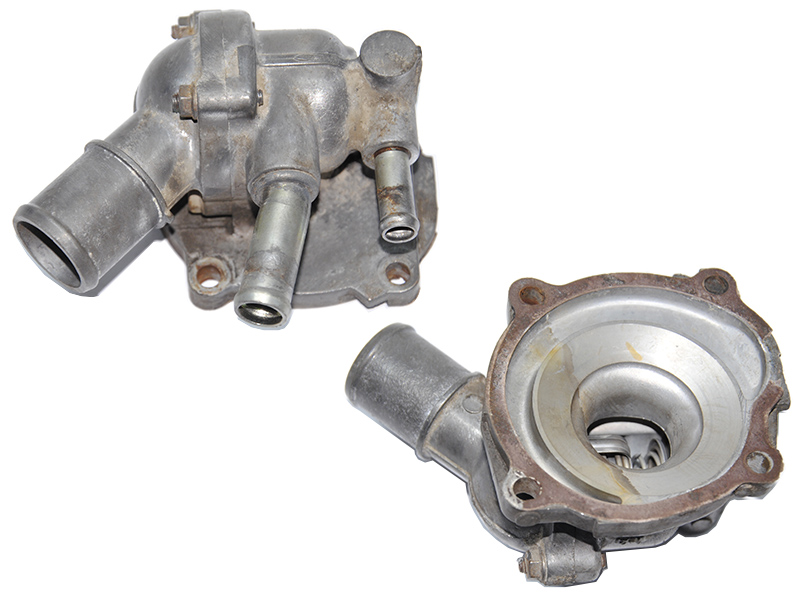 Корпус термостата 2.0TD MAZDA PREMACY 99–05 (МАЗДА ПРЕМАСИ) (RF2A-15-1H0B, RF1G-15-172B, RF2A151H0B, RF1G15172B)