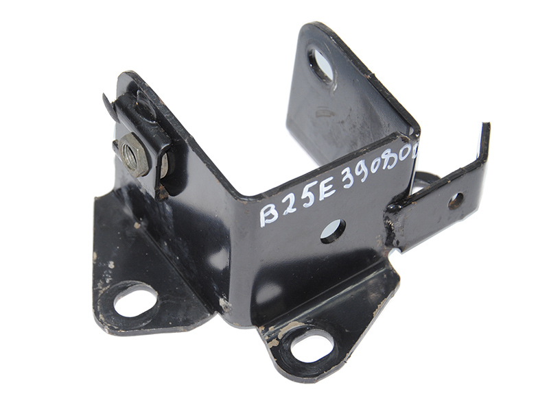 Кронштейн подушки КПП 2.0TD MAZDA PREMACY 99–05 (МАЗДА ПРЕМАСИ) (B25E-39-080D, B25E39080D)