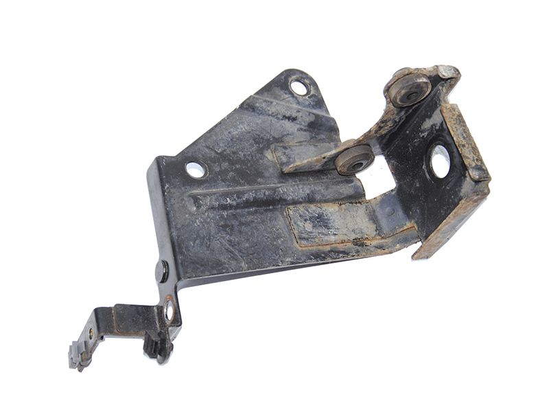Кронштейн крепления блока ABS MAZDA PREMACY 99–05 (МАЗДА ПРЕМАСИ) (C100-43-310, C10043310)