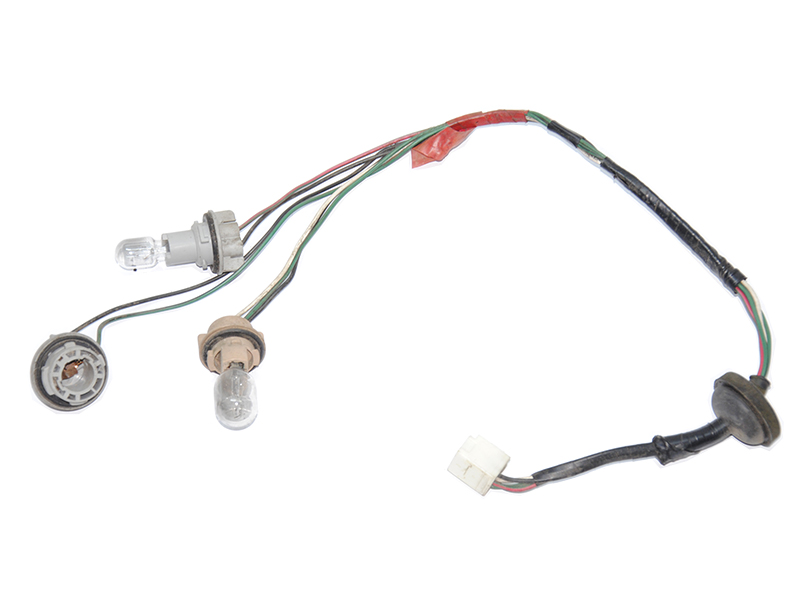 Проводка фонаря заднего левого -01 MAZDA PREMACY 99–01 (МАЗДА ПРЕМАСИ) (CB0251155A, CB02-51-155A)