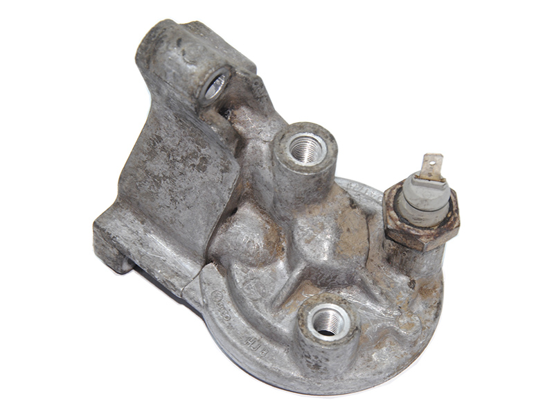 Кронштейн масляного фильтра 1.9SDI VOLKSWAGEN CADDY 95-04 (ФОЛЬКСВАГЕН КАДДИ) (053115417A)