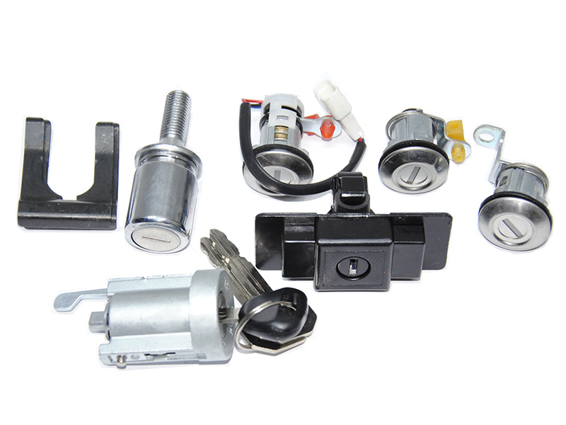 Комплект личинок замка (Новый) Mitsubishi Pajero Montero 2 1990-2004 (MR259111)
