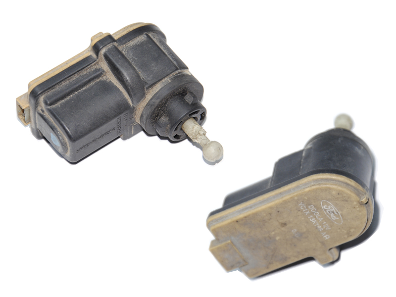Корректор фар FORD TRANSIT 00-06 (ФОРД ТРАНЗИТ) (YC1X13K198AA, YC1X-13K198-AA)