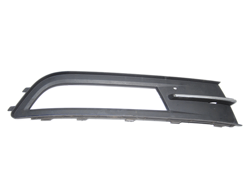 Решітка в бампер права VOLKSWAGEN PASSAT B8 14-23 (ФОЛЬКСВАГЕН ПАСCАТ B8) (3G0853666A)