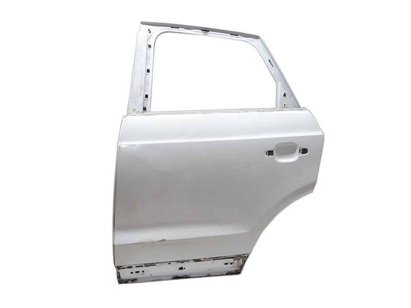 Дверь задняя левая (Дефектная) AUDI Q3 2011-2018 (8U0833311A, 8U0833051, 8U0833051A)