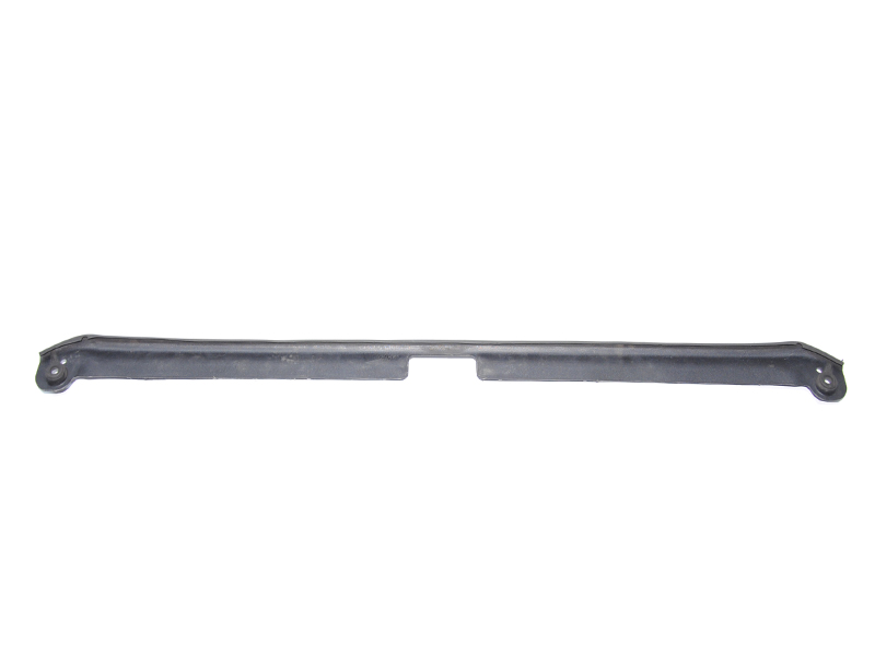 Уплотнитель капота передний AUDI Q3 2011-2018 (8U0823126B)