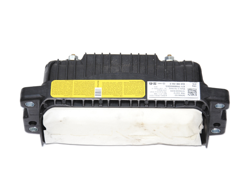Подушка безпеки в торпеду AUDI Q3 2011-2018 (8U0880204D)