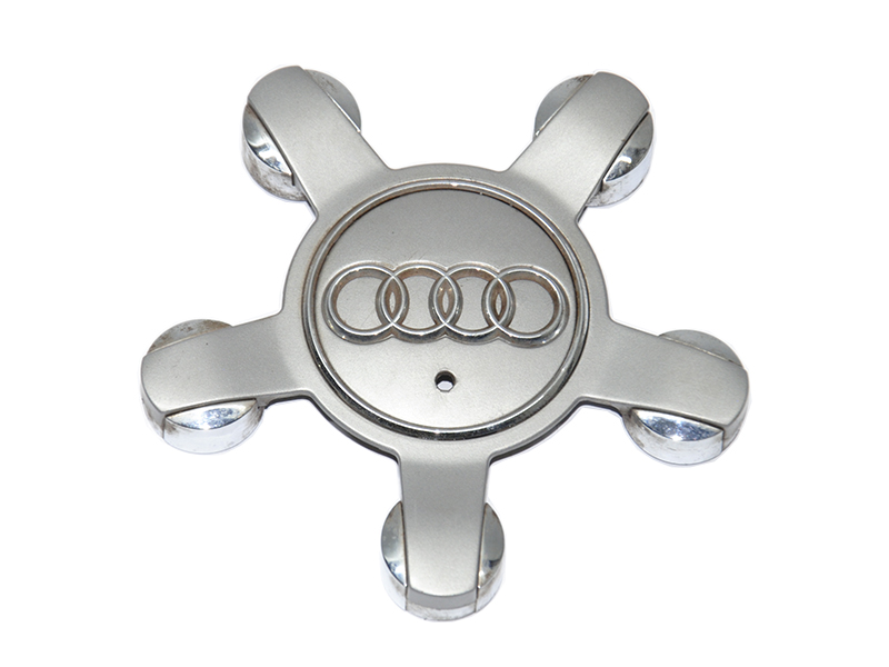 Колпачок литого диска AUDI Q3 2011-2018 (8R0601165)