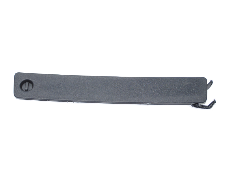 Заглушка карты крышки багагажника центральная AUDI Q3 2011-2018 (8U08639954PK, 8U0863995, 8U0863995 4PK)