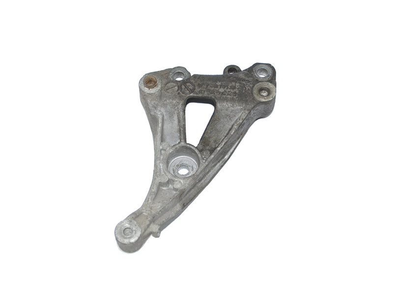 Кронштейн компрессора кондиционера 1.6THP PEUGEOT 5008 09-16 (ПЕЖО 5008) (V758078180)