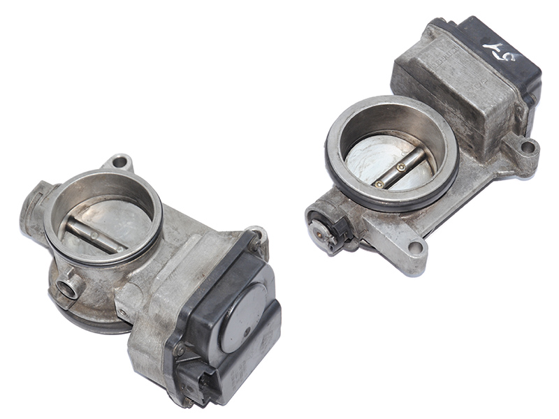Дроссельная заслонка электрическая (дефектна кришка) 1.6i 16V 1.8i 16V 2.0i 16V RENAULT LAGUNA II 00-07 (РЕНО ЛАГУНА)