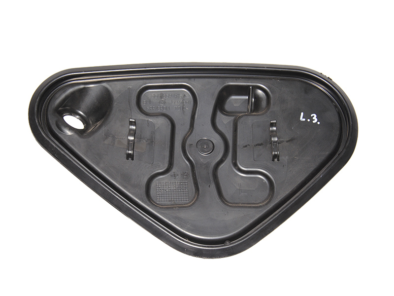 Заглушка двери задней левой VOLKSWAGEN PASSAT B8 14-23 (ФОЛЬКСВАГЕН ПАСCАТ B8) (3G0839915A)