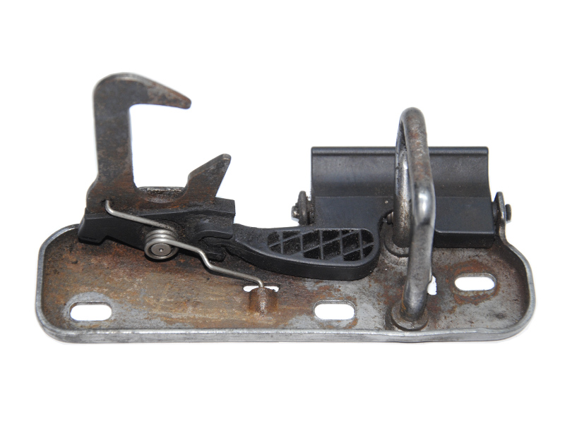 Замок капота верхній (гачок) VOLKSWAGEN GOLF 6 09-14 (ФОЛЬКСВАГЕН ГОЛЬФ 6) (1Q0823480)