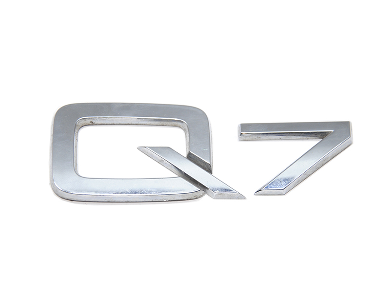 Значок (эмблема) крышки багажника "Q7" AUDI Q7 (4L) 2005–15( АУДИ КЬЮ 7) (4L08537412ZZ, 4L0853741 2ZZ, 4L0853741)