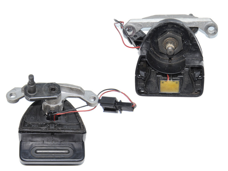 Кнопка открывания стекла крышки багажника VOLKSWAGEN TOUAREG 02-10 (ФОЛЬКСВАГЕН ТУАРЕГ) (7L6845427)