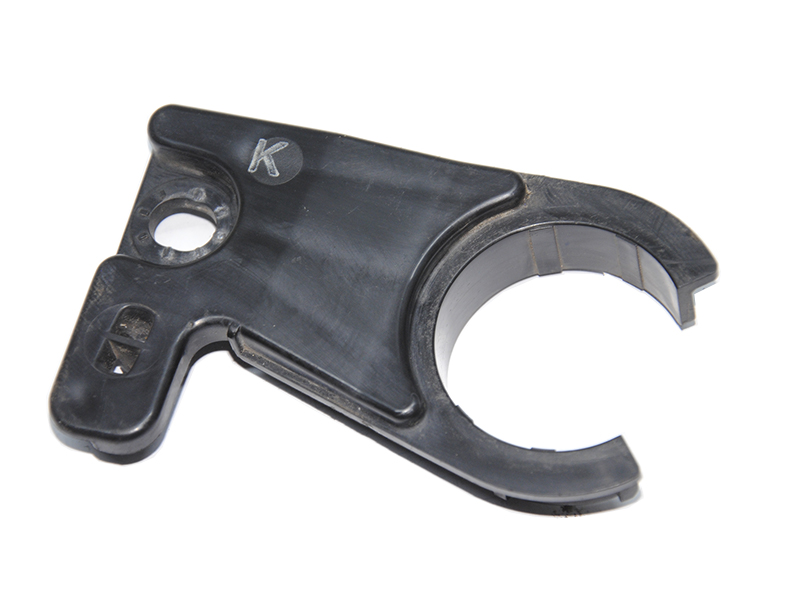 Кронштейн горловины бачка омывателя MAZDA CX -5 12-17 (МАЗДА CX 5) (KD35-67-485, KD3567485)