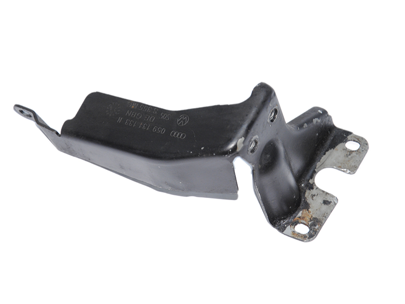 Кронштейн радіатора EGR 3.0TDI VOLKSWAGEN TOUAREG 02-10 (ФОЛЬКСВАГЕН ТУАРЕГ) (059131133H)
