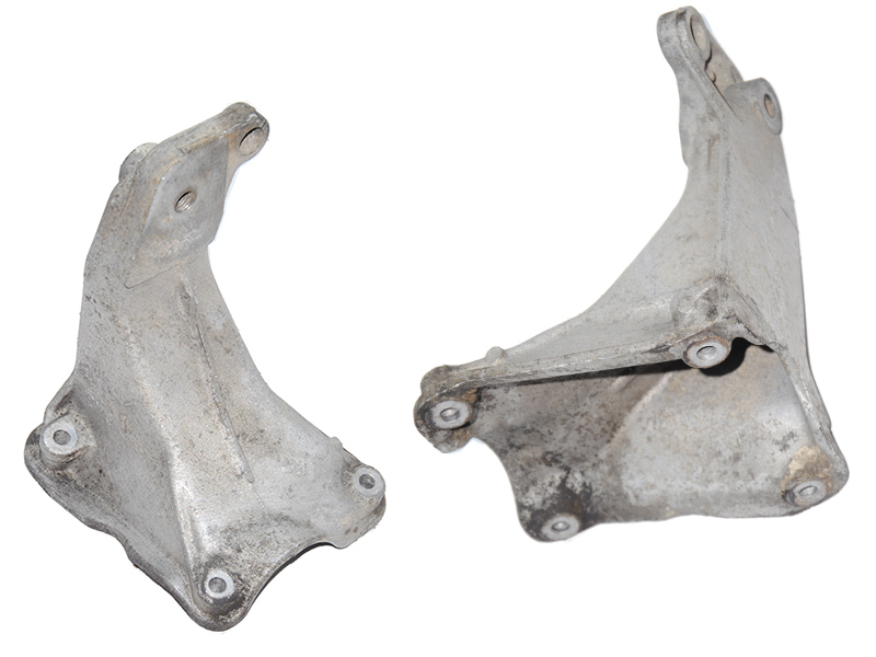 Кронштейн двигуна 1.9SDI правий VOLKSWAGEN CADDY 95-04 (ФОЛЬКСВАГЕН КАДДИ) (1H0199354A, 1H0199354K)