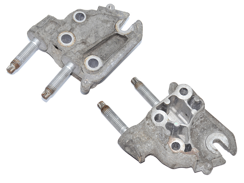 Кронштейн двигателя 2.0TDCI правый FORD MONDEO IV 07-15 (ФОРД МОНДЕО) (AV61-6030-BC, AV616030BC, 1681062)