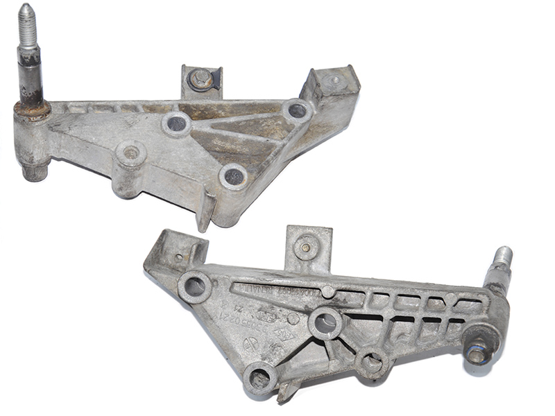 Кронштейн КПП 1.9D 1.2і 8v RENAULT KANGOO 97-07 (РЕНО КАНГО) (7700415097)