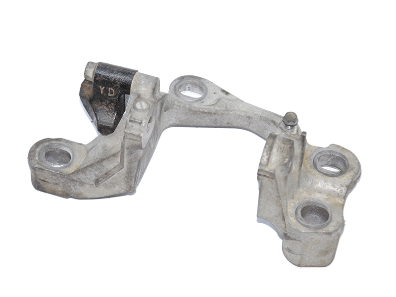 Кронштейн КПП 2.2D MAZDA CX -5 12-17 (МАЗДА CX 5) (KD62-39-08Y, KD62-39-08YA, KD62-39-08YB, KD623908Y, KD623908YA,