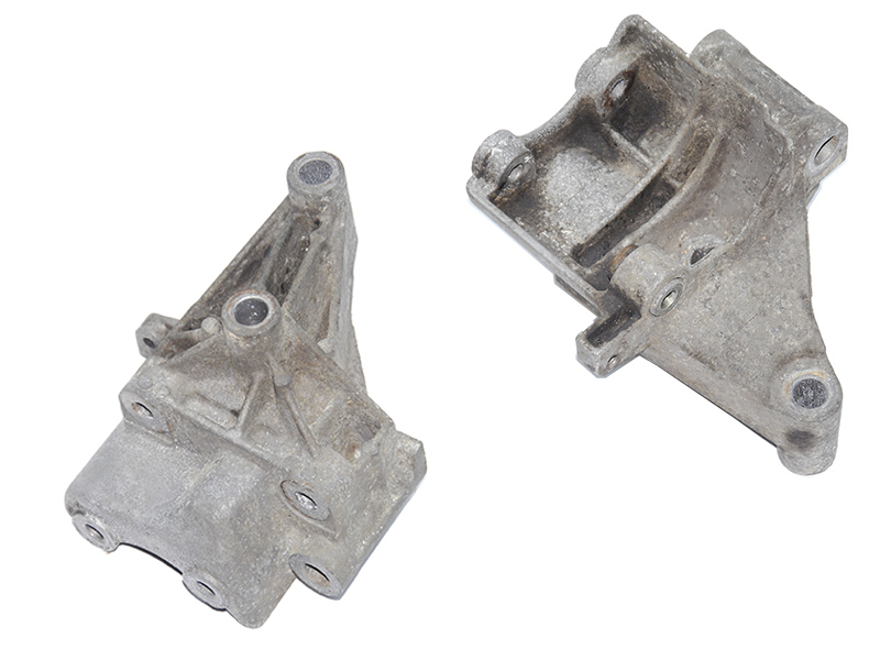 Кронштейн насоса Г\У 1.9 D RENAULT KANGOO 97-07 (РЕНО КАНГО) (7700875690)