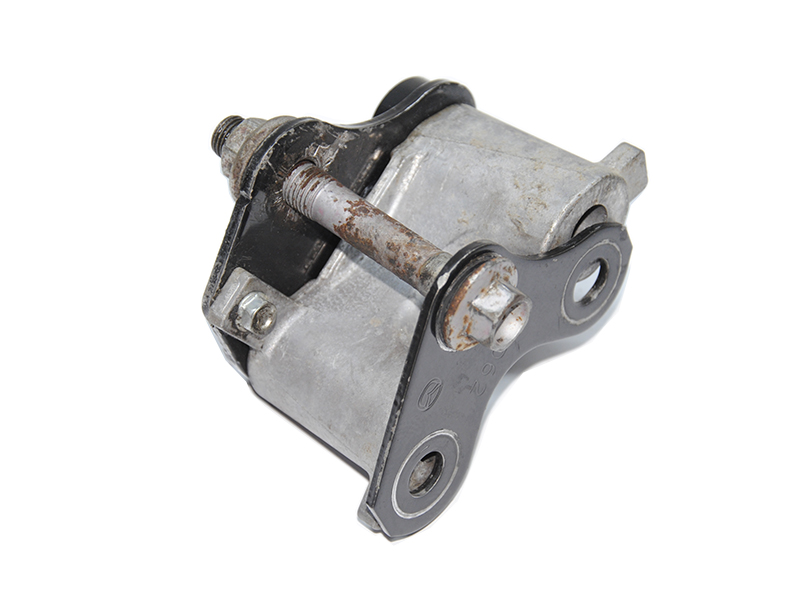 Кронштейн подушки двигателя 2.2D задний MAZDA CX -5 12-17 (МАЗДА CX 5) (KD45-39-011, KF06-39-010, KD45-39-015,