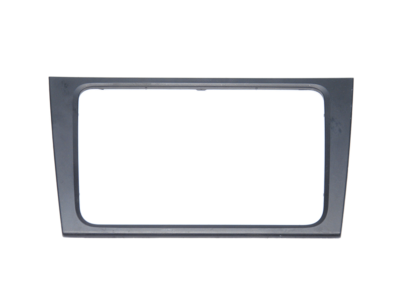 Накладка магнитолы VOLKSWAGEN GOLF 6 09-14 (ФОЛЬКСВАГЕН ГОЛЬФ 6) (5K0858063B)