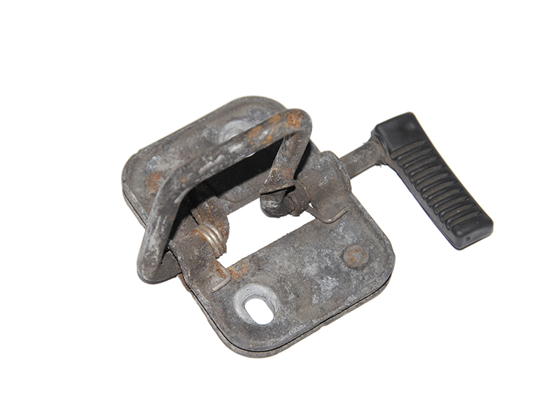 Ответная часть замка капота VOLKSWAGEN PASSAT B8 14-23 (ФОЛЬКСВАГЕН ПАСCАТ B8) (3G0823186)