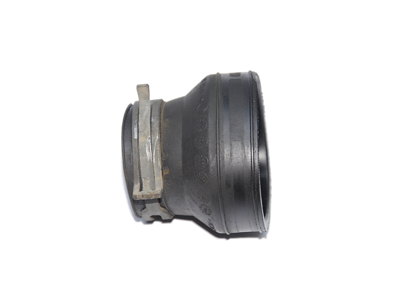 Патрубок турбіни 2.0TDI VOLKSWAGEN PASSAT B6 05-10 (ФОЛЬКСВАГЕН ПАССАТ В6) (1K0129627B)